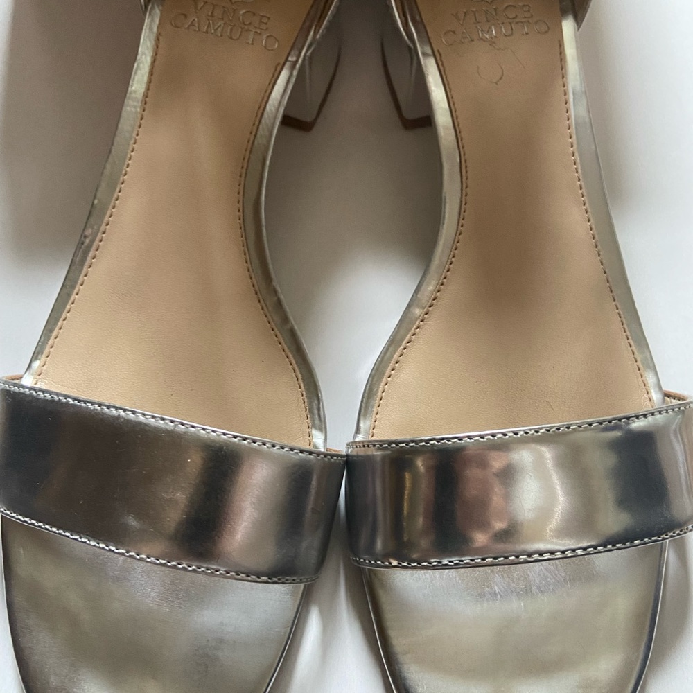 VINCE CAMUTO VC-SASSETA bright silver shoes size 9.5 - Picture 8 of 10